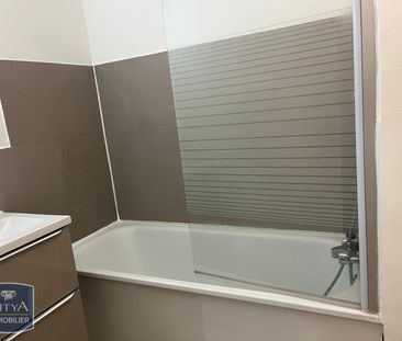 Location Appartement 1 pièce 37m² CHATEAUROUX 36000 - Photo 2