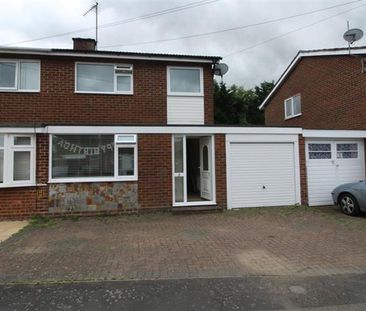 St Margarets Close, Newport Pagnell - Photo 1