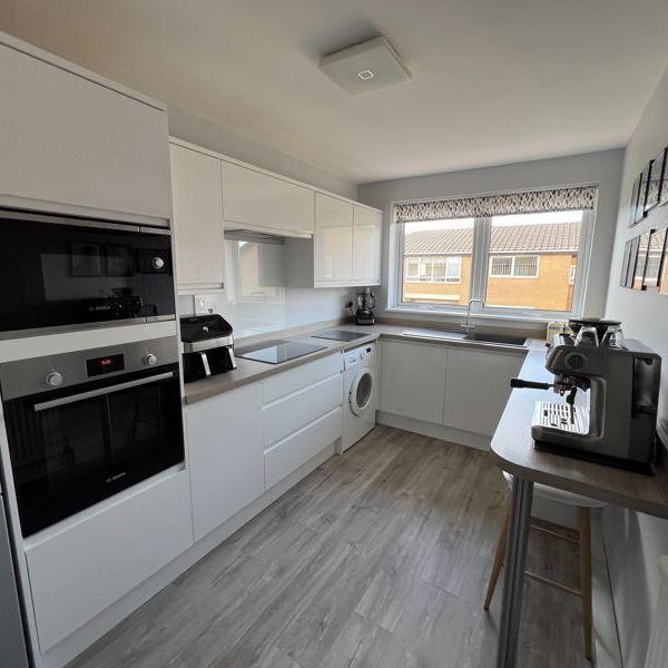 2 bedroom property to rent - Photo 1