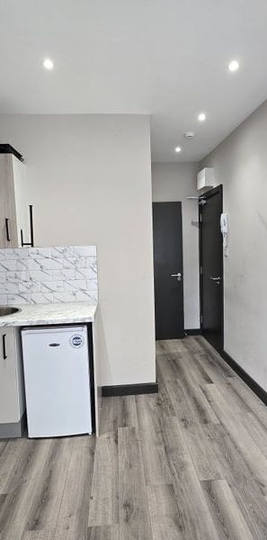 Studio Flat, Wealdstone, HA3 - Photo 1