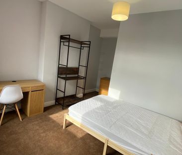 Nadine Street, Salford - Photo 6