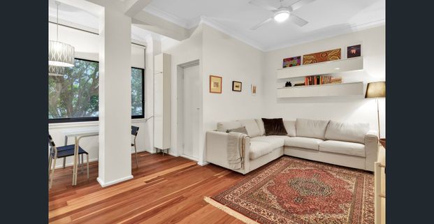 Spacious Executive Style Living - Photo 1