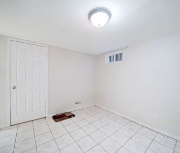 For Lease - 5 Claresholme Drive, Toronto, Ontario - Photo 5