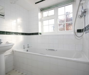 Lower Edgeborough Road, Guildford - Photo 4