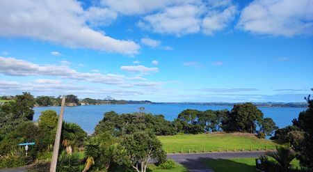 Beachfront in Glenbrook - Photo 4