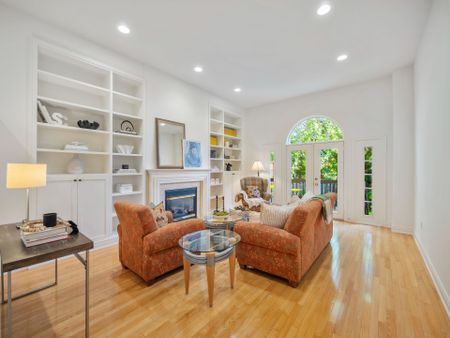 For Lease - 81 Brant Street, Oakville, Ontario - Photo 2