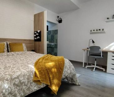 Studio apartment for rent in Cerdanyola Del Vallès - Photo 2