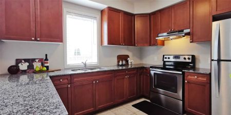 For Lease - 9 Ormerod Lane, Richmond Hill, Ontario - Photo 4