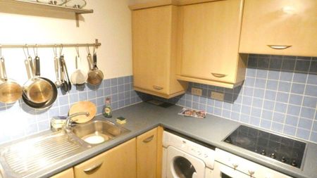 2 bedroom apartment to rent - Photo 2