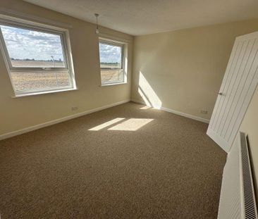 2 bedroom semi-detached house to rent - Photo 4