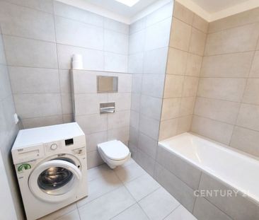 Pronájem bytu 1+kk a garsoniéry 34 m², Strnadových 1007, Praha - Photo 6