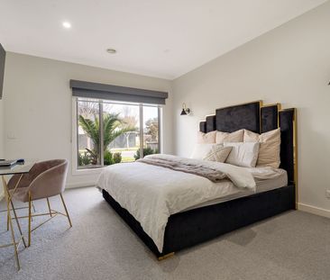 Modern Family Home - Photo 2