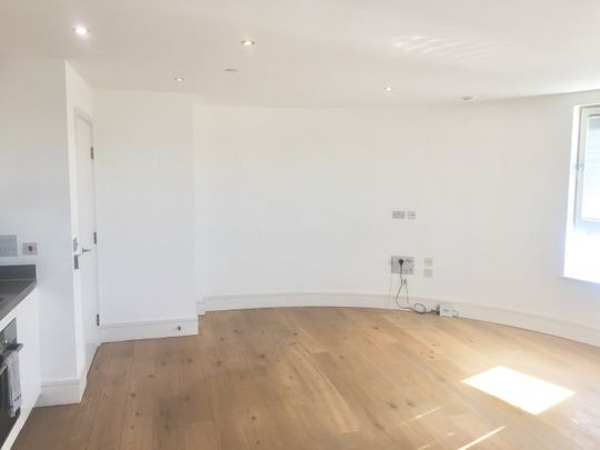 1 Bed Flat, St Luke Avenue, SW4 - Photo 1