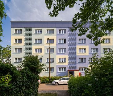 Geräumige 2-Raum-Wohnung / Küche und Bad mit Fenster - Photo 1