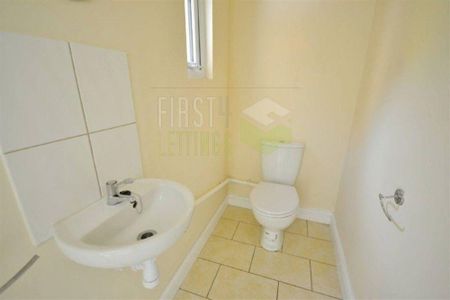 5 bedroom terraced house to rent - Photo 5