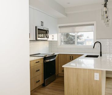 3003 33A Avenue Southeast, Calgary - Photo 3