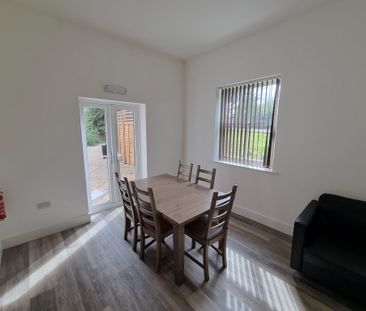 6 Bed Student Accommodation - Photo 4