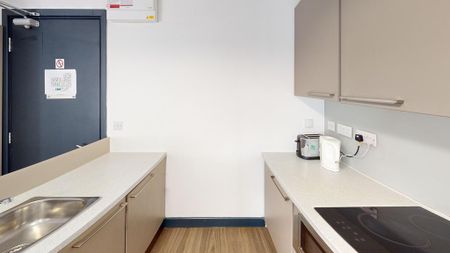 6 bedroom private hall to rent - Photo 4