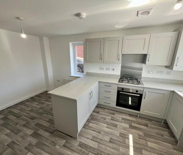 3 bedroom semi-detached house to rent - Photo 5