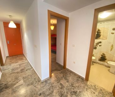 Piso de alquiler en Calle Esquilo, El Cónsul - Ciudad Universitaria... - Photo 2