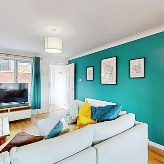 3 bedroom semi-detached house to rent - Photo 1