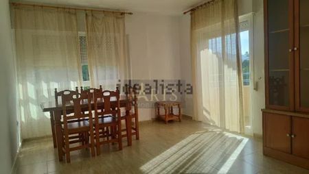 Alquiler de piso en Calle Muérdago - Photo 4