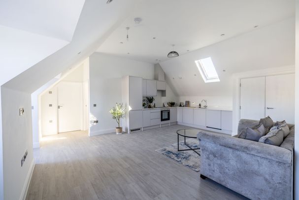 To Let 2 Bedroom Apartment - Photo 1