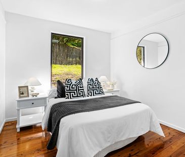 Classic Single-Level Home in Premier Tree-Lined Street - Photo 5