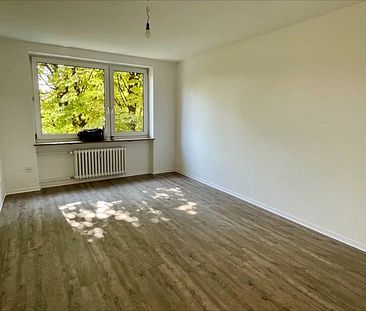 Frisch renoviert und in toller Lage: schicke 2-Zimmer-Wohnung mit Tageslichtbad! - Photo 6