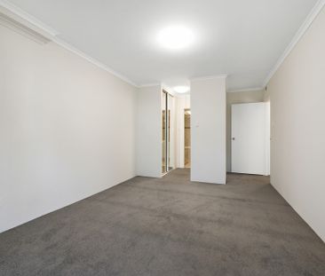 Modern Two Bedroom Retreat with Secure Parking - Photo 3