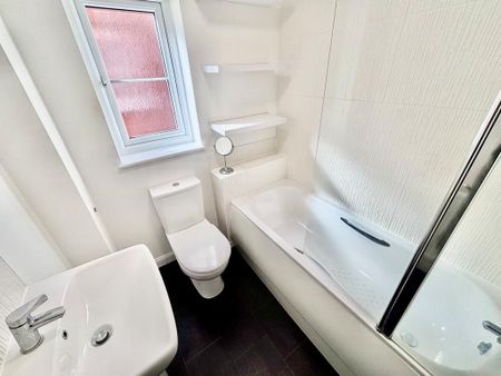 2 bedroom end of terrace house to rent - Photo 5