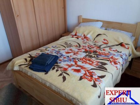 INCHIRIEZ apartament 3 camere decomandat,zona Terezian - Fotografie 4