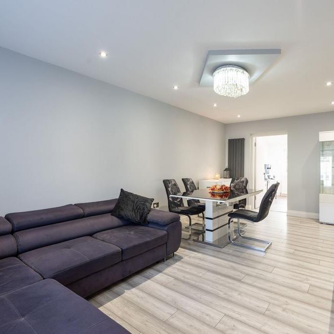 4 bedroom semi-detached house to rent - Photo 1