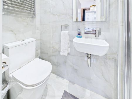 2 bedroom maisonette to rent - Photo 4
