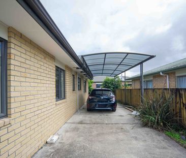 Three Bedroom Brick Home - Photo 2