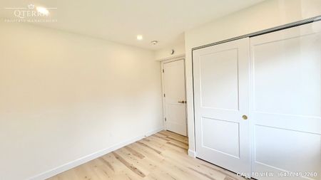 692B Crystal Street, Carson Grove - Carson Meadows, Ottawa, ON - Photo 2