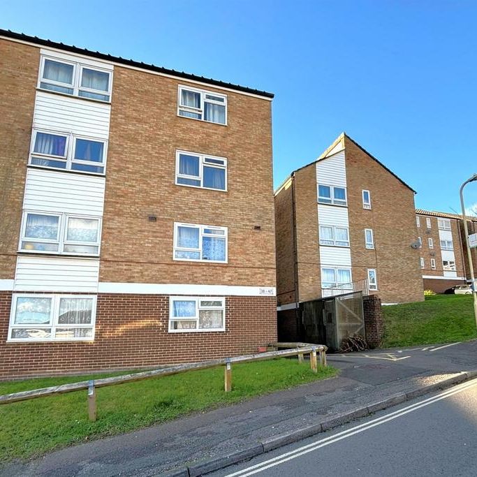 3 bedroom flat to rent - Photo 1