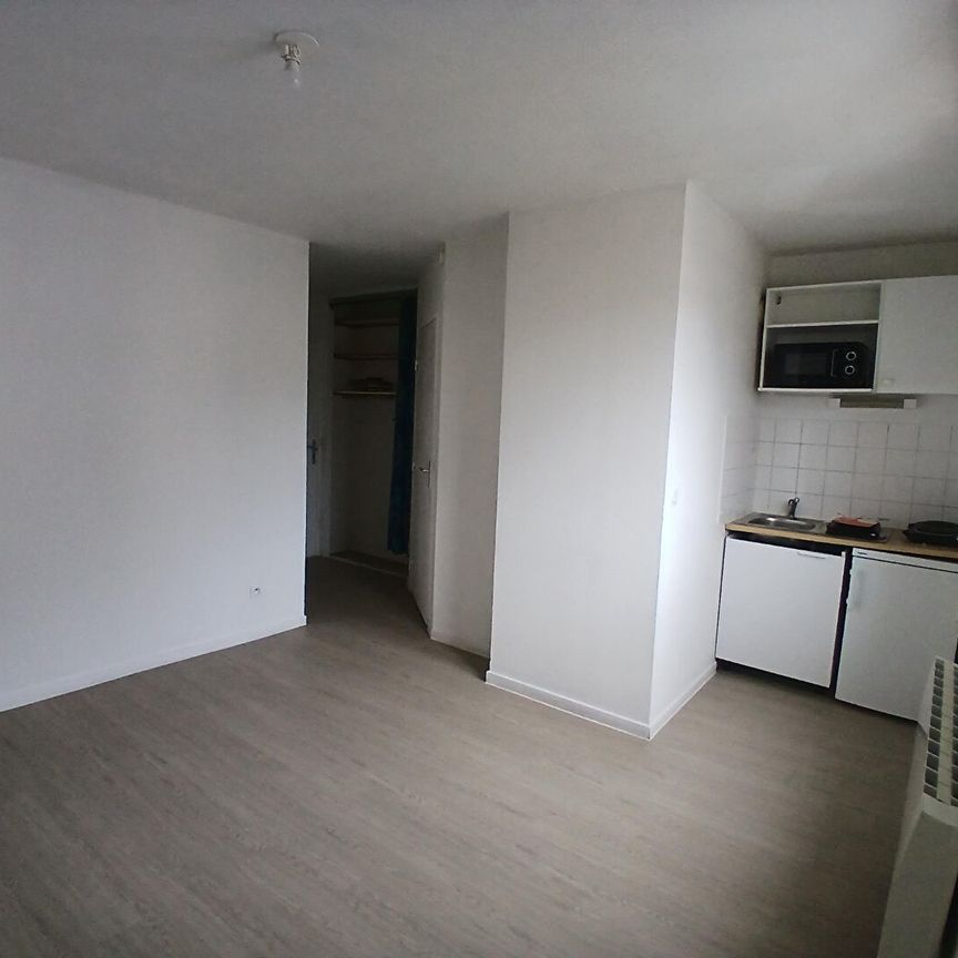 Location Appartement 1 pièce 18m² - Photo 1