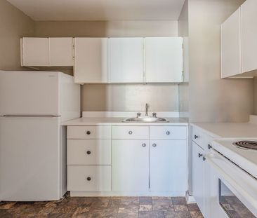 1322 McWatters Road, Briar Green - Leslie Park, Ottawa, ON - Photo 6