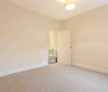 Room in a Shared House, Latimer Road, CR0 - Photo 1