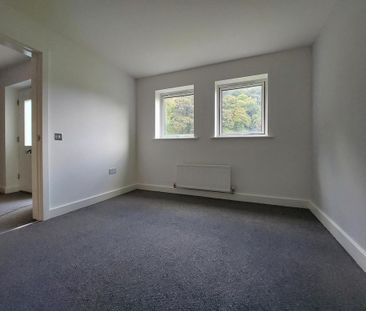 4 bedroom terraced house to rent - Photo 2