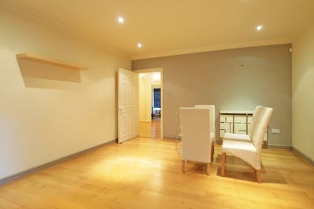 Penners Gardens, Sycamore Court Penners Gardens, KT6 - Photo 2