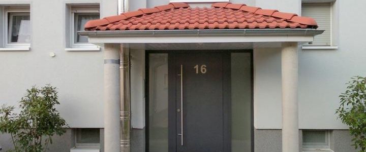 Grosszügige ruhige DG Wohnung - Photo 1