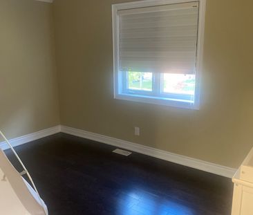 For Lease - 97 Verdi Road, Richmond Hill, Ontario - Photo 2