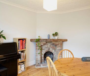 3 bedroom terraced house to rent - Photo 4