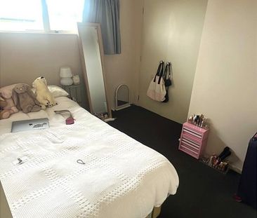 Spacious Two level Townhouse! - Photo 5