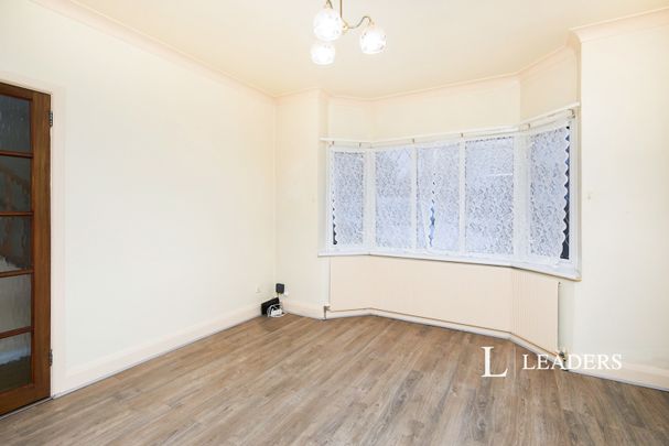 3 bedroom house to rent Jackson Avenue, Mickleover, Derby, Derbyshire, DE3 - Photo 1