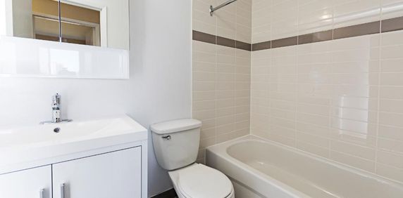 Jardin sur le Parc | Appartements 4 ½ à louer | 2 bedrooms 1 bathroom for rent - à côté du Parc de l’Île Ménard - Photo 2