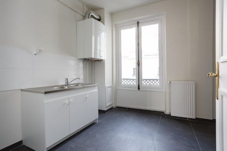 location Appartement T5 DE 158.7m² À PARIS - Photo 3
