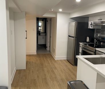 For Lease - 6 Edgewood Gardens Unit# B, Toronto, Ontario - Photo 4